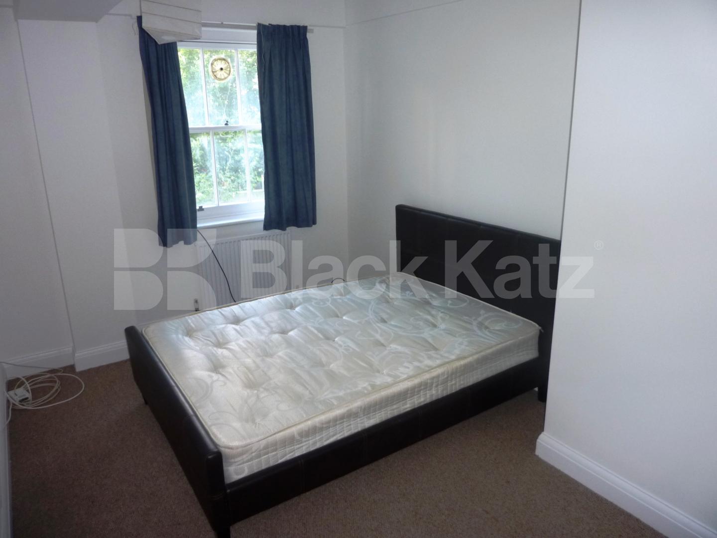 			NEW INSTRUCTION!, 2 Bedroom, 1 bath, 1 reception Flat			 Chalton Street, EUSTON / CAMDEN